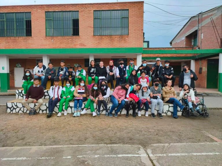 Jimena Paola Guerrero Estupiñán, con su proyecto “Especialidad de Diseño y su Semillero de Investigación de la Imagen Laboratorio Creativo Mmegapixel”